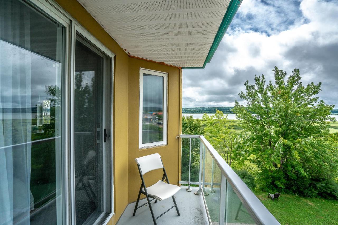 Quality Suites Sainte-Anne-de-Beaupré Exterior photo