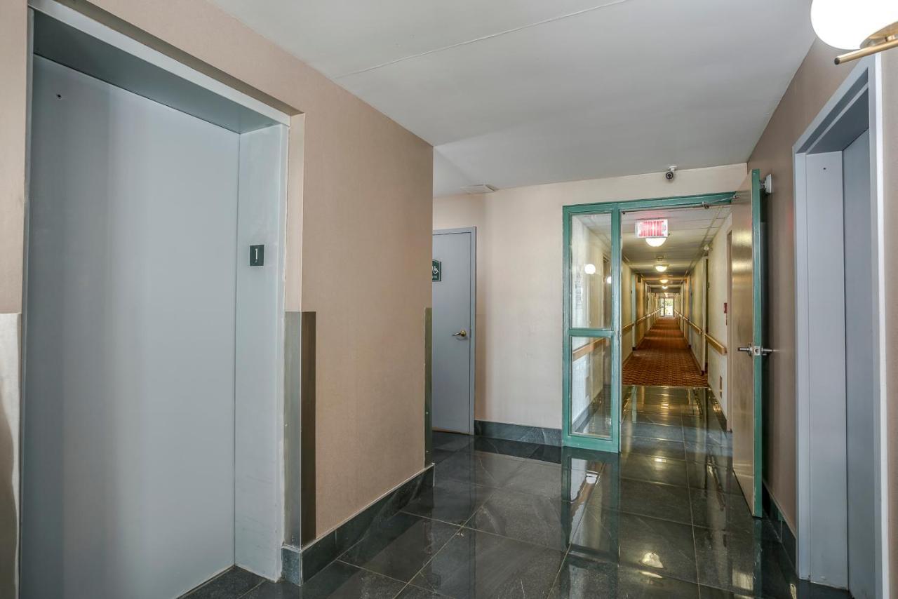Quality Suites Sainte-Anne-de-Beaupré Exterior photo
