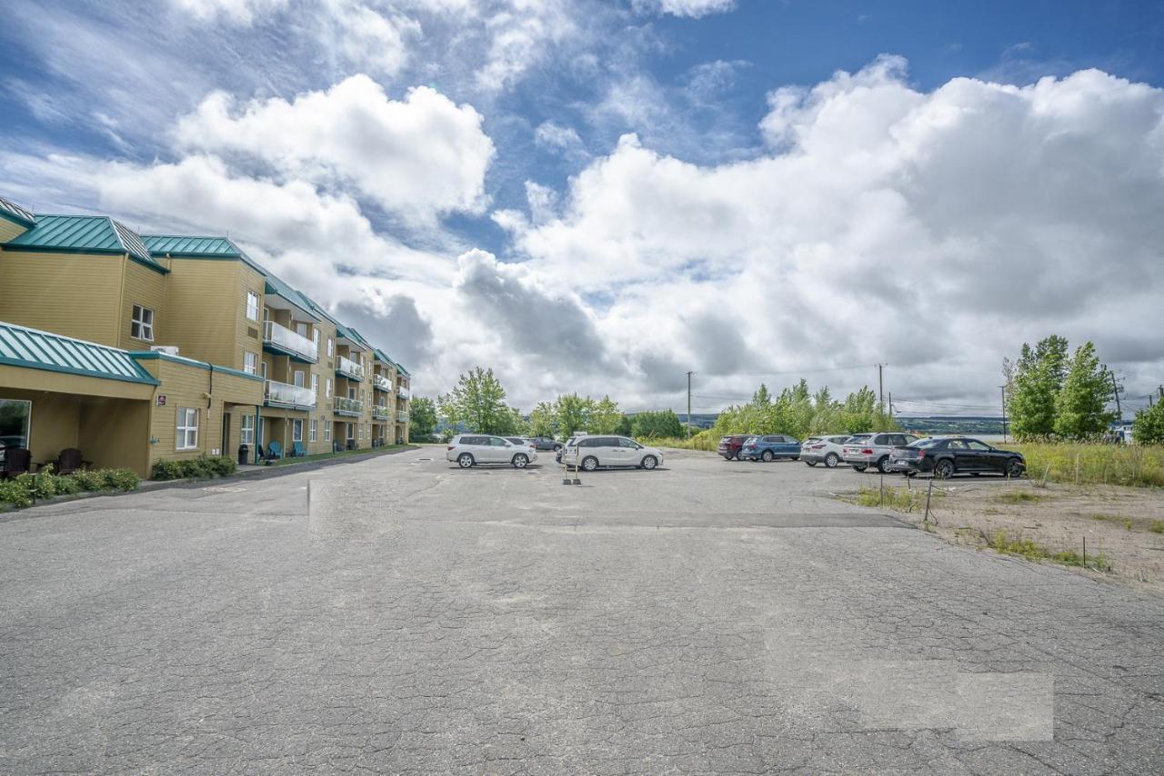 Quality Suites Sainte-Anne-de-Beaupré Exterior photo
