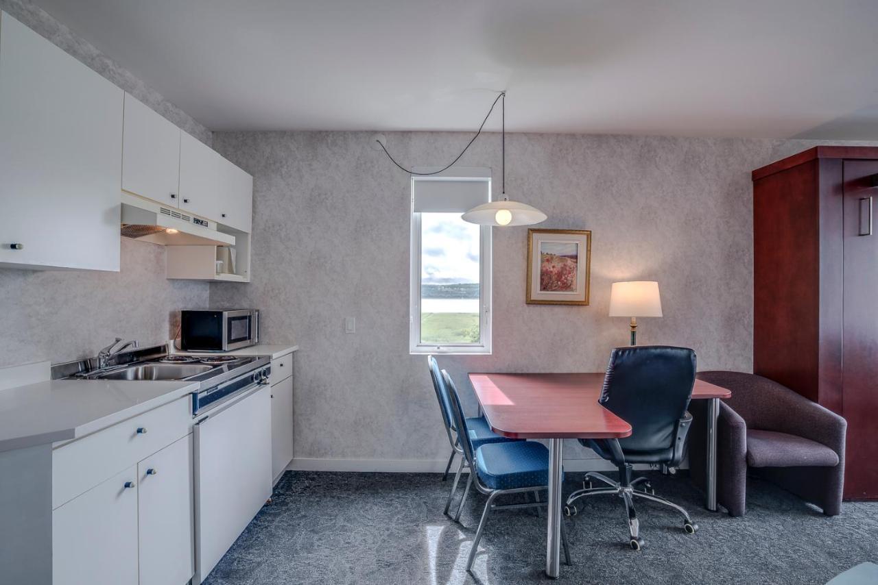 Quality Suites Sainte-Anne-de-Beaupré Exterior photo