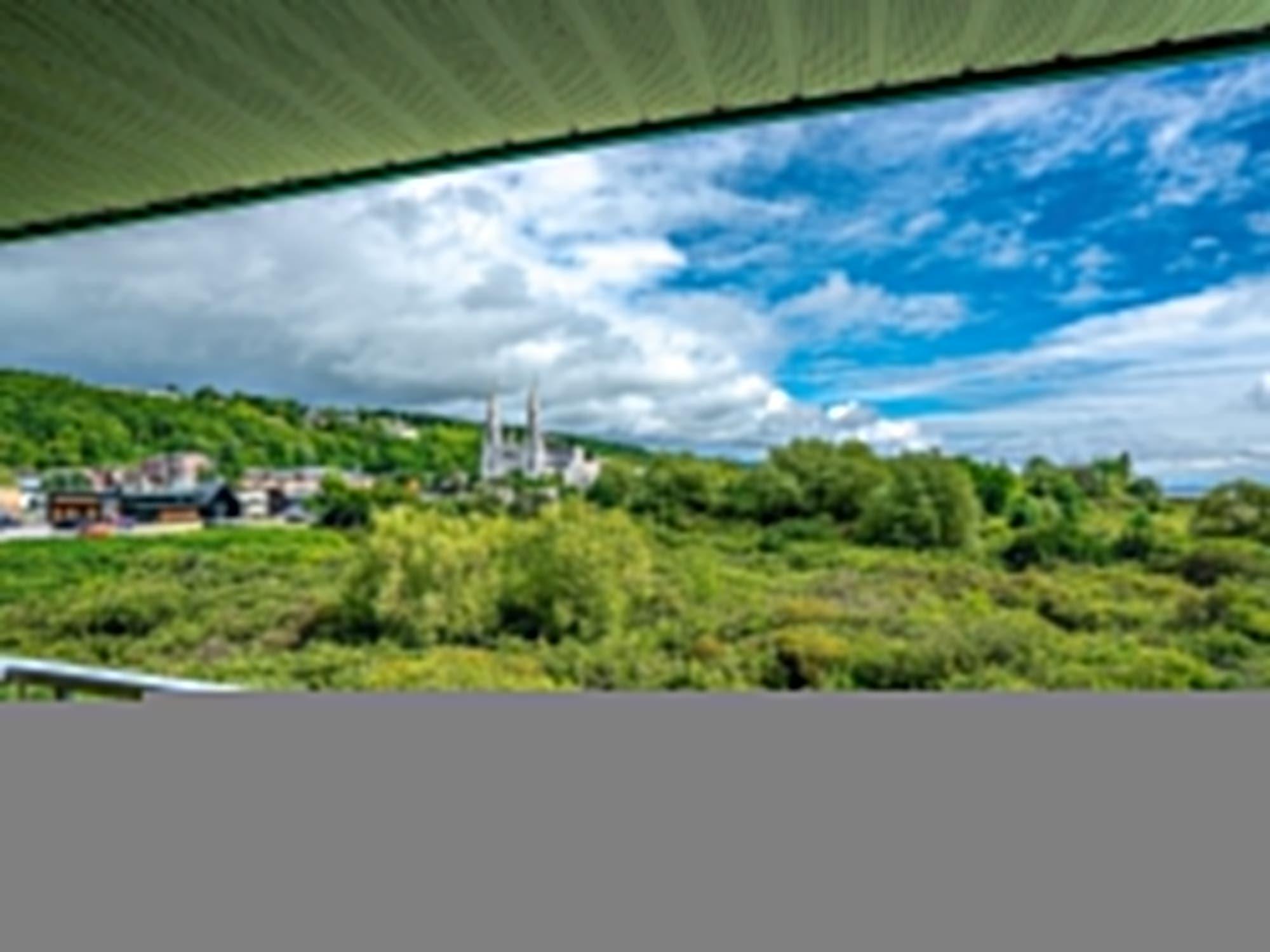Quality Suites Sainte-Anne-de-Beaupré Exterior photo