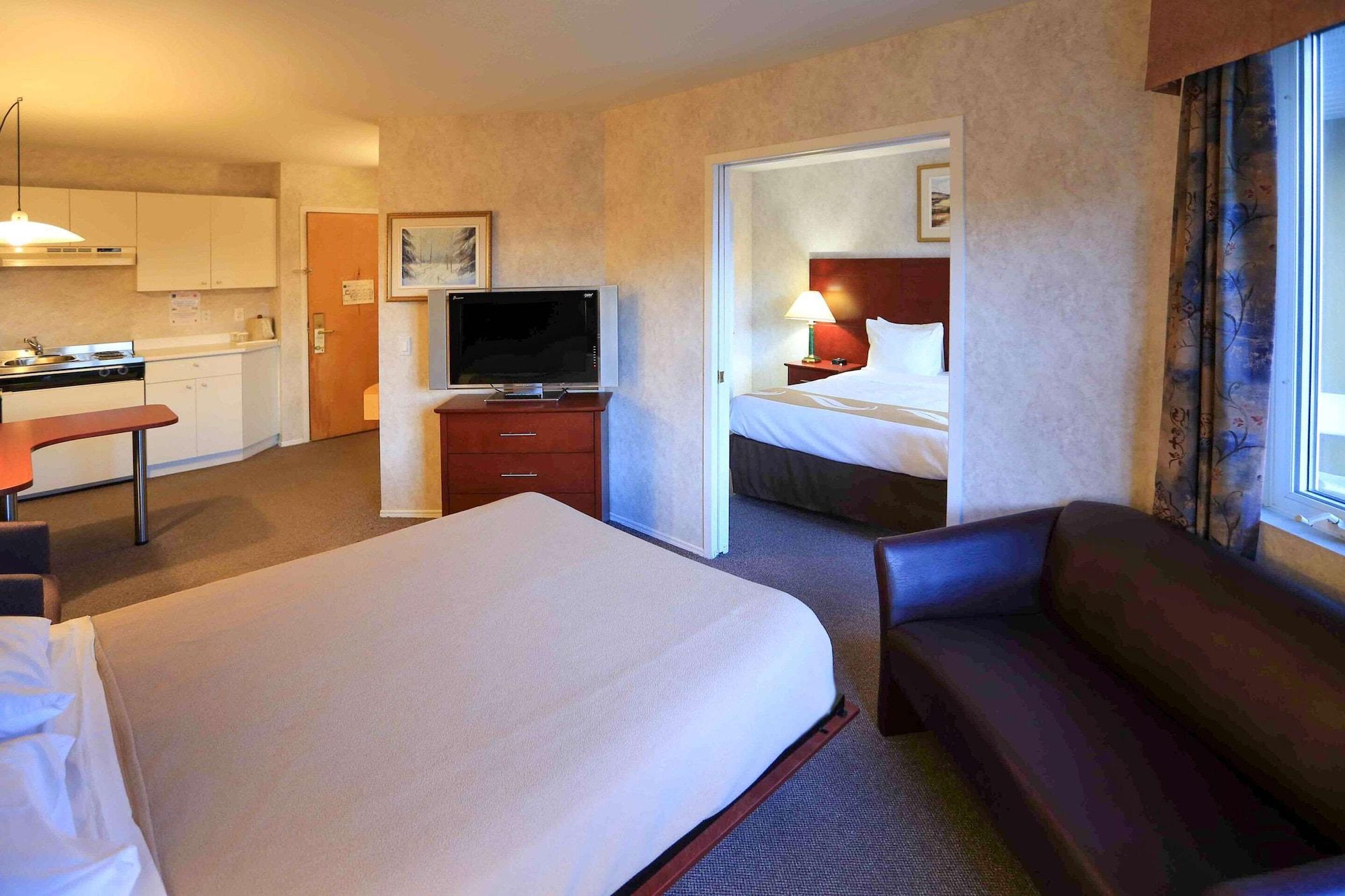 Quality Suites Sainte-Anne-de-Beaupré Exterior photo