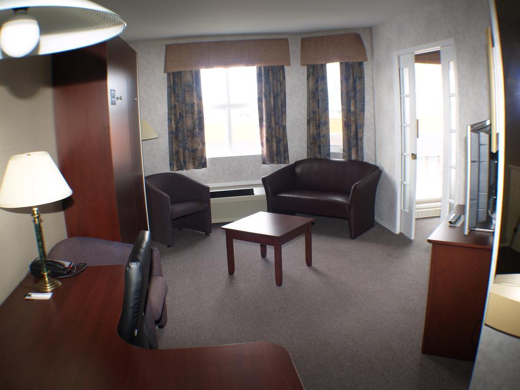 Quality Suites Sainte-Anne-de-Beaupré Exterior photo